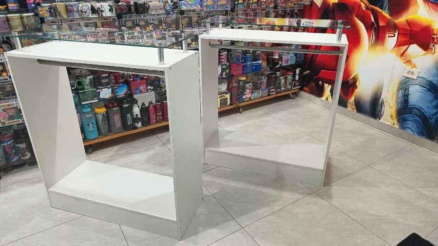 Balcão Central Loja Expositor Arara Cabideiro Vidro Boutique - Foto 3