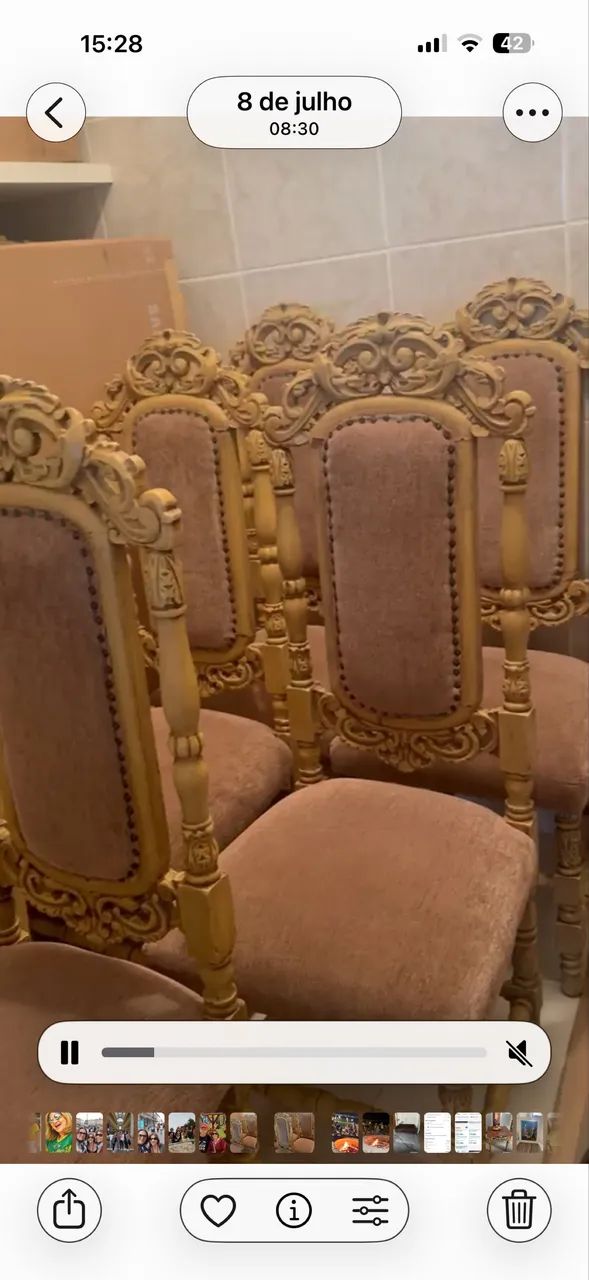 lindas cadeiras de madeira 