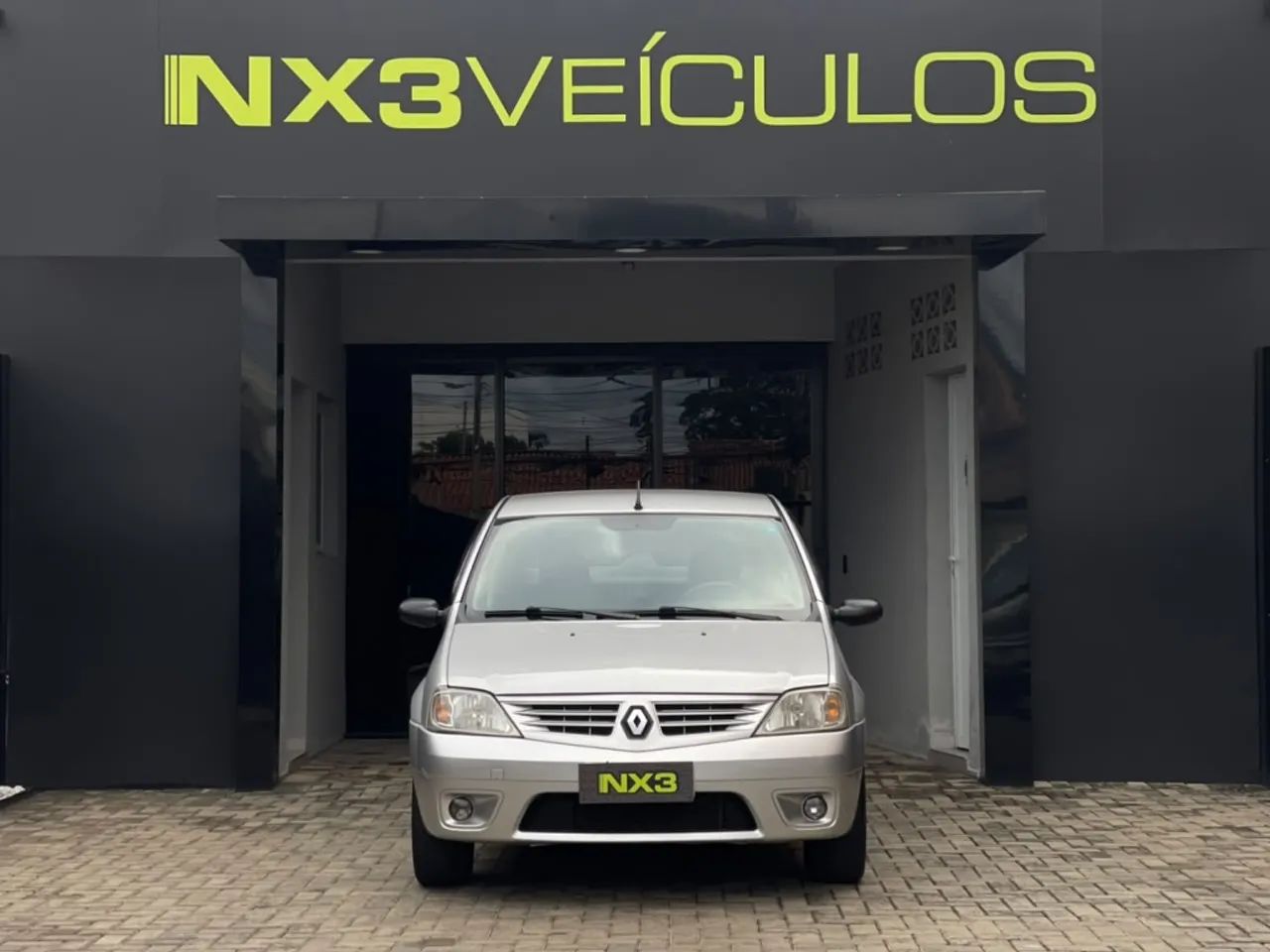 Renault Logan Expression Flex 1.6 16V 4P 2009 - Foto 2