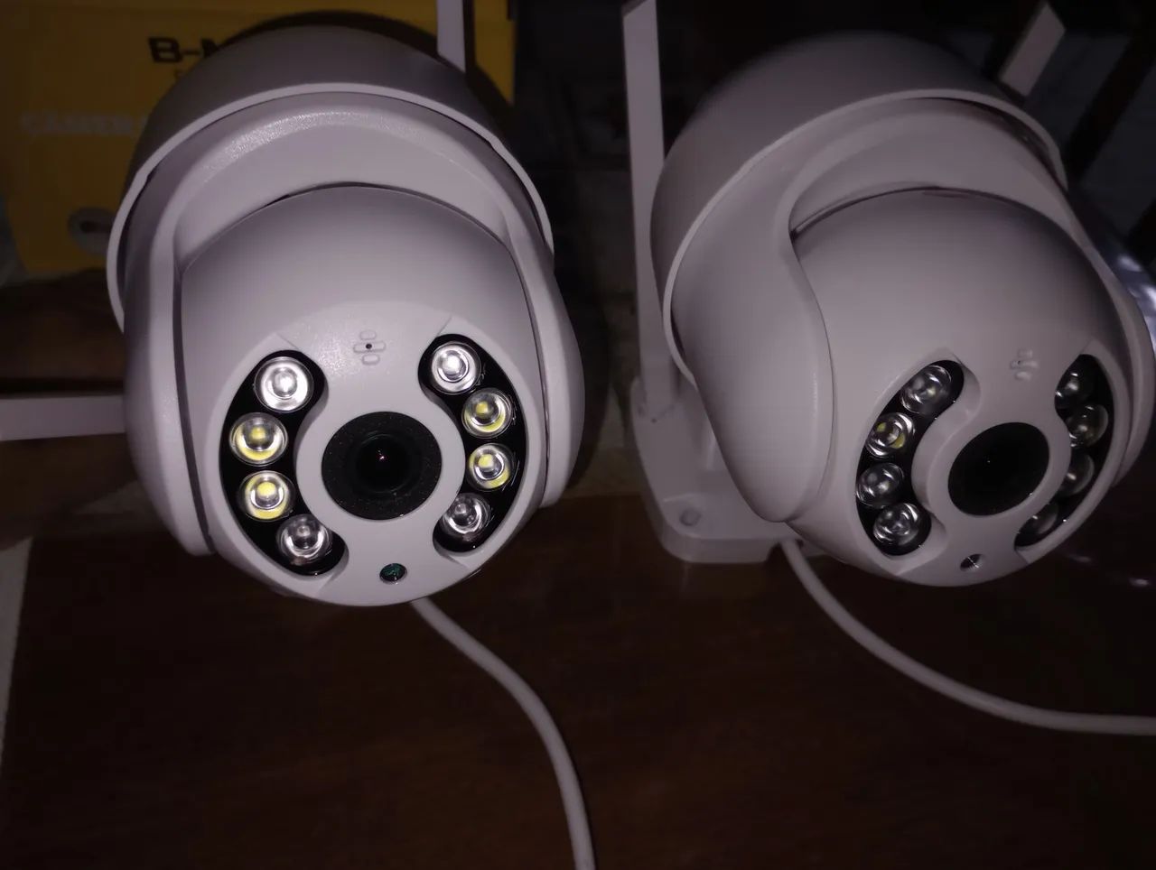 2 câmeras B Max ip170