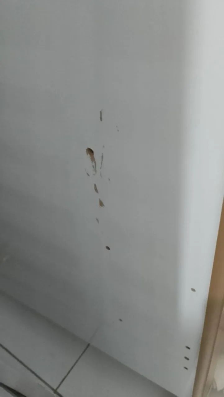 Vendo berço com rodinhas e vai com o colchão  - Foto 4