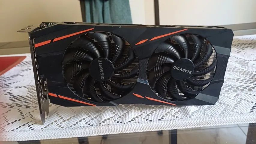 Placa de video RX 590 Gigabyte