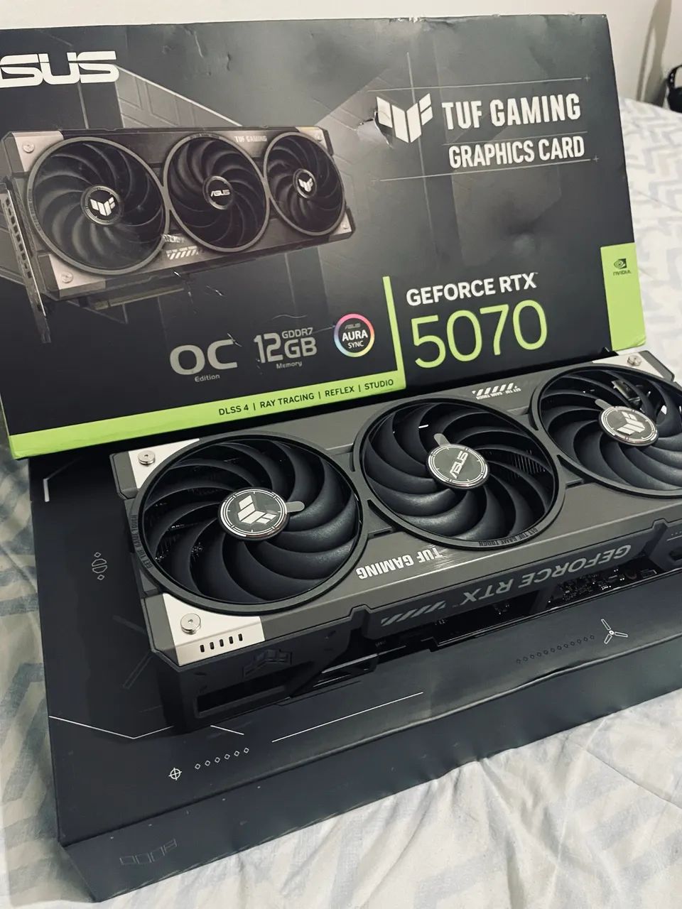 RTX 5070 TUF GAMING - Foto 2