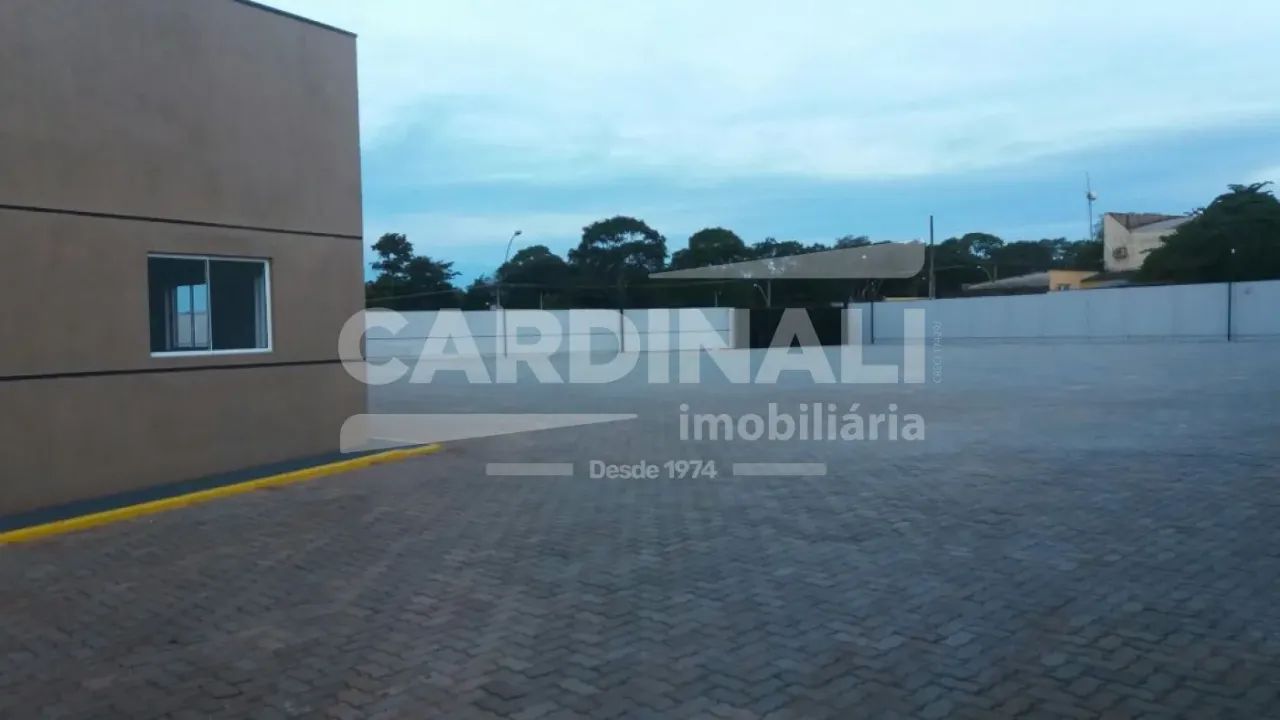 Galpão comercial de 3.500m² com escritório, varias salas e amplamente pavimentado para Loc - Foto 3