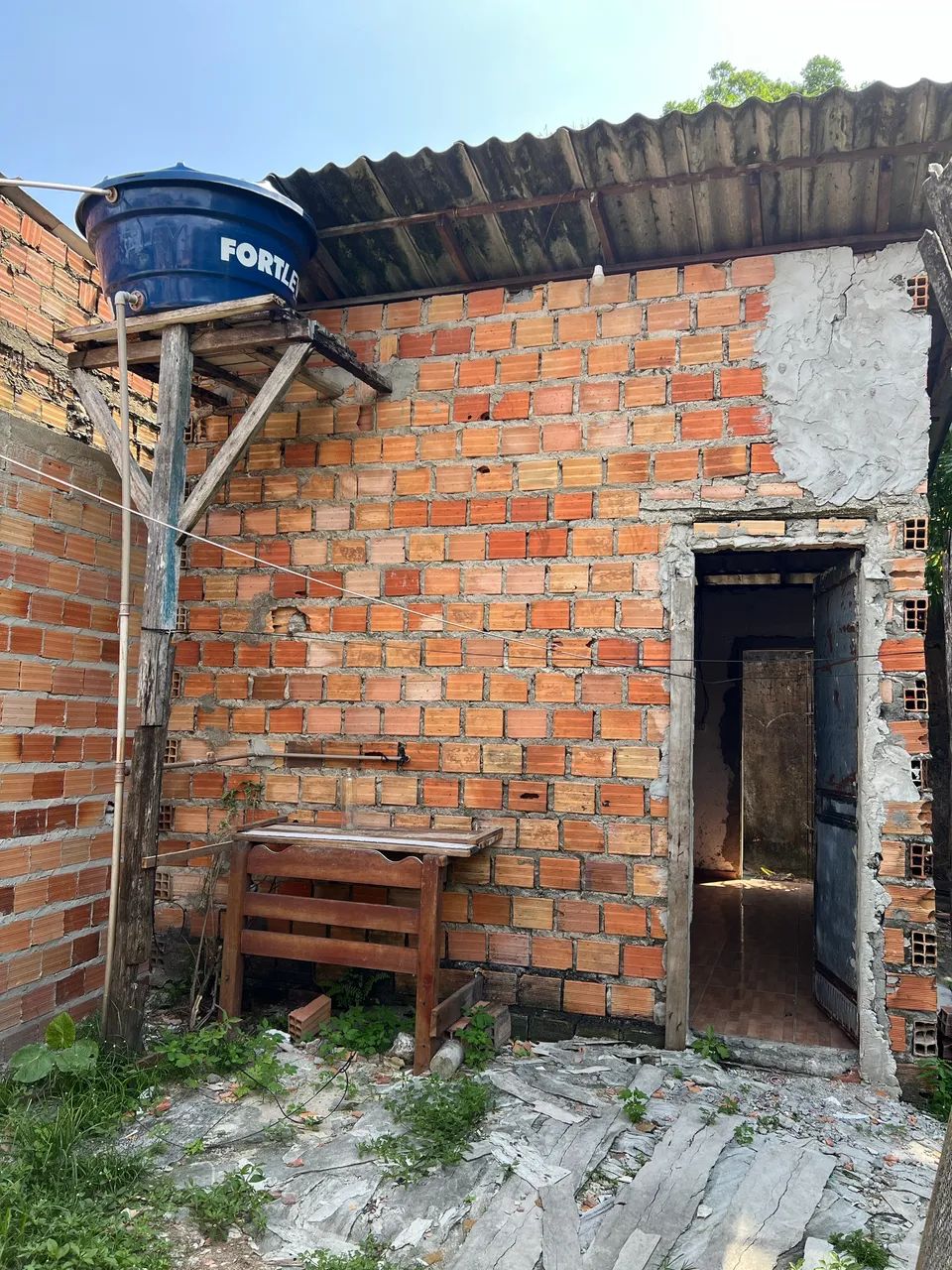 VENDO CASA NO BAIRRO SAO CLEMENTE 