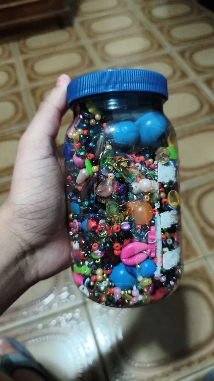 Potinho de miçangas mistas (unidade 