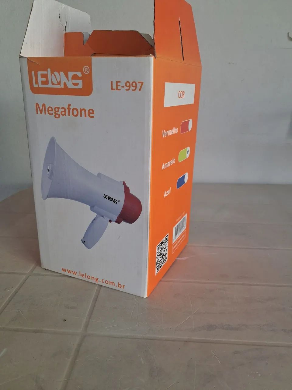 Megafone funciona recarregável e a pilha