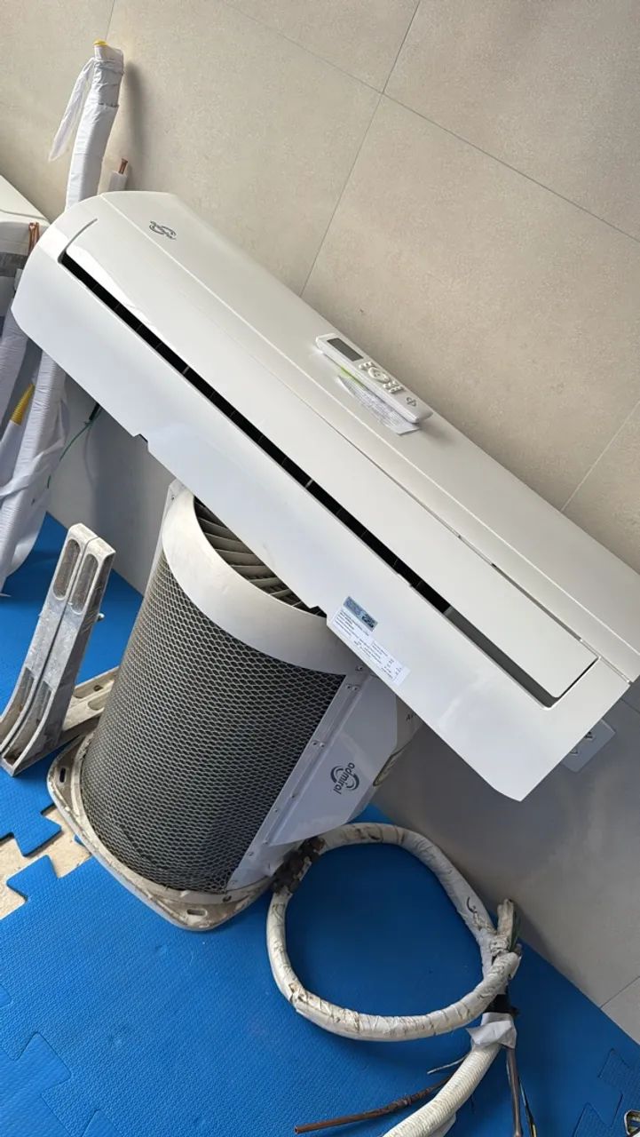 Ar-Condicionado Split Admiral 22.000 BTUs - 220V