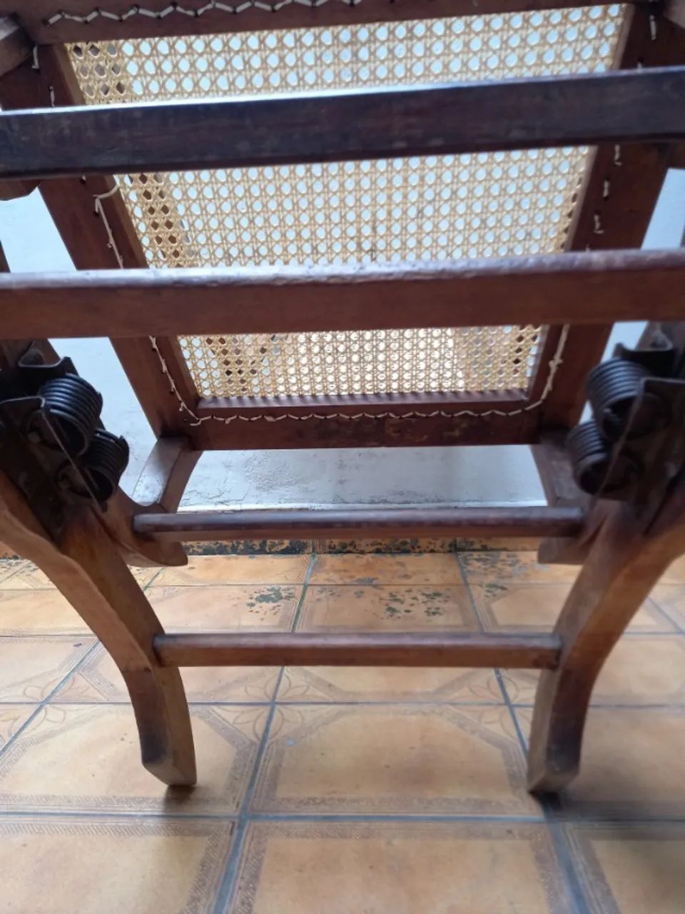 CADEIRA DE BALANÇO COM MOLA - Antiguidade  - Foto 2