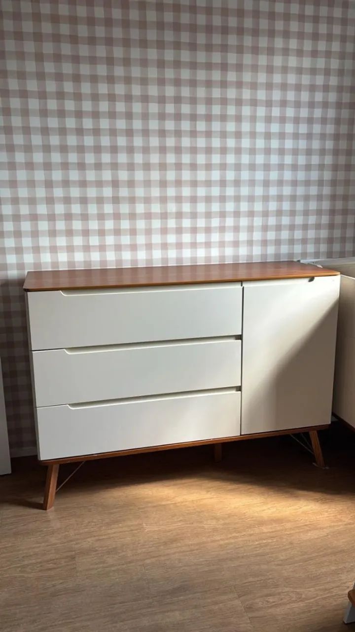 Cômoda de bebê semi nova MARCA MATIC