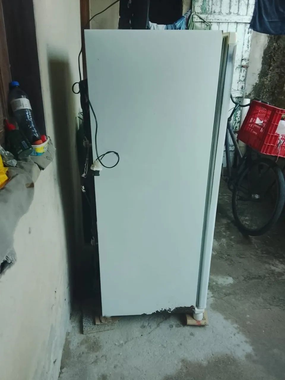 Vendo geladeira funcionando perfeitamente com todos os acessórios de dentro *03 - Foto 2