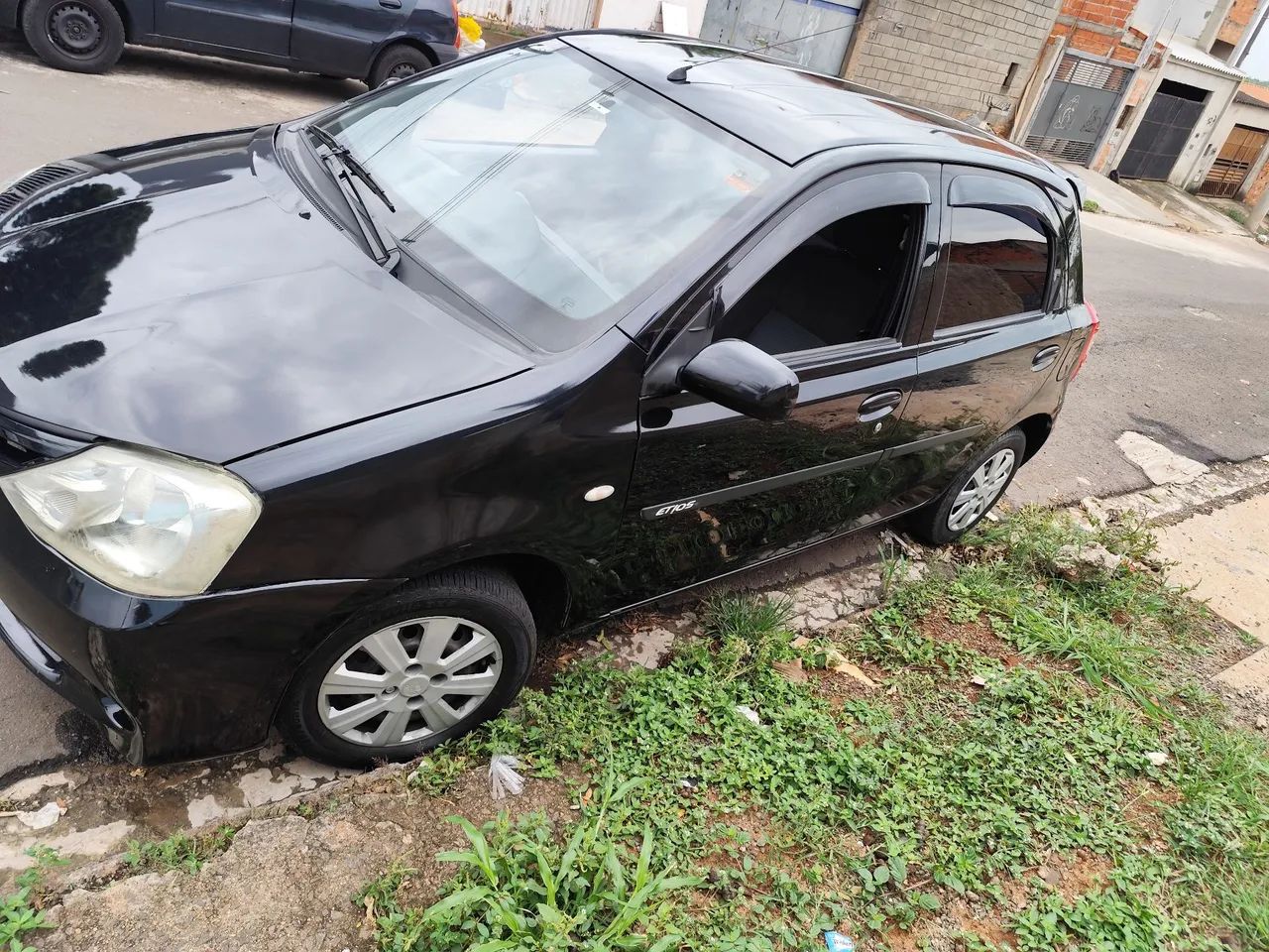 Toyota Etios 1.3 16V FLEX 2013