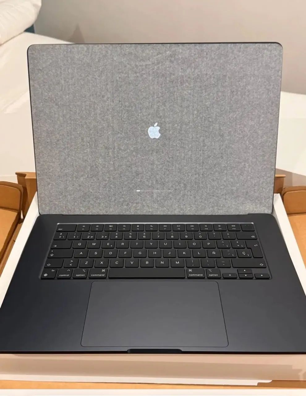 MacBook Air de 15 polegadas com chip M3, 8 GB de memória e SSD de 256 GB, - Foto 5