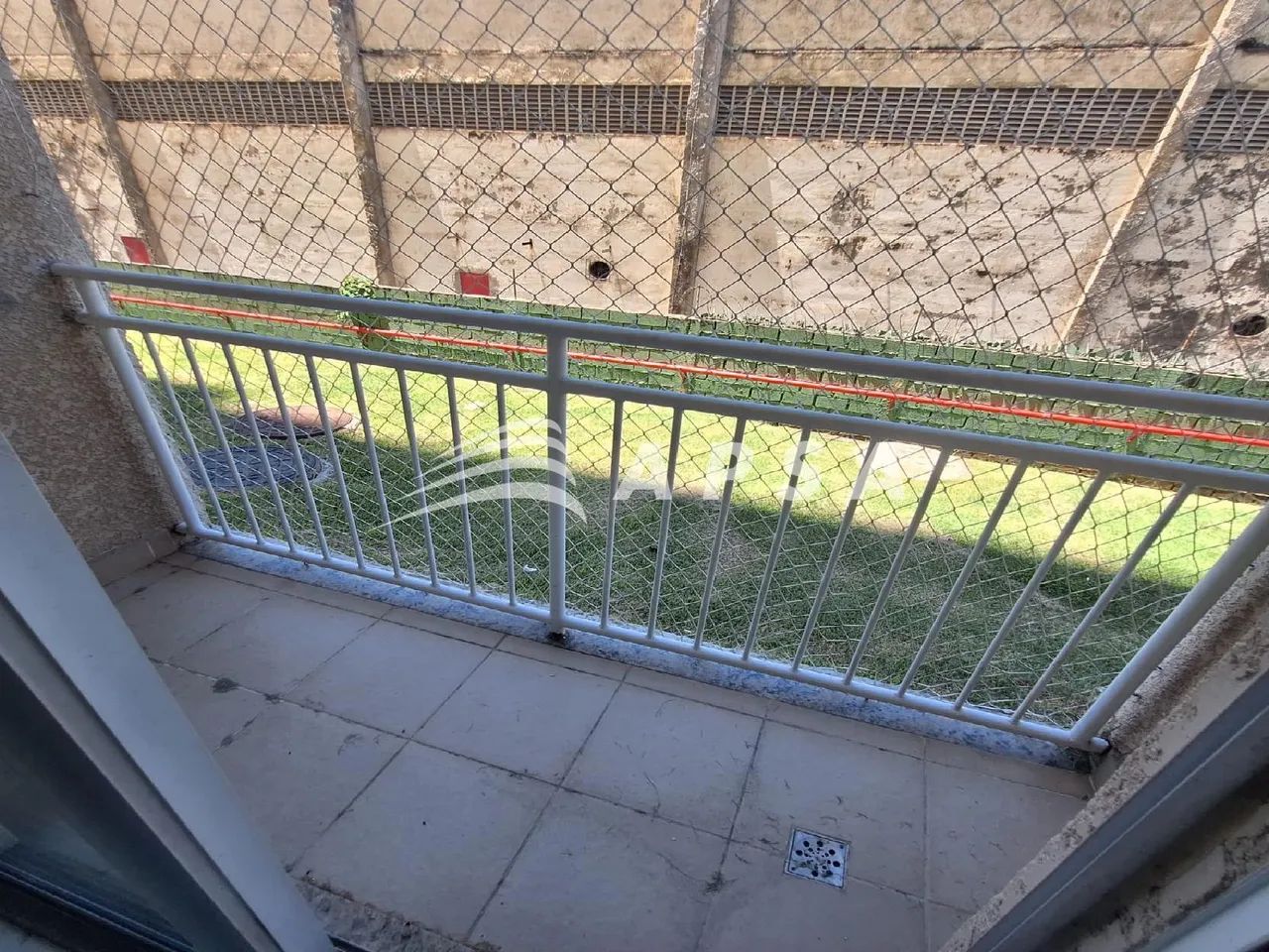 EM 45 M², CADA ESPAÇO FOI PLANEJADO PARA OFERECER CONFORTO E FUNCIONALIDADE. A SALA ILUMIN