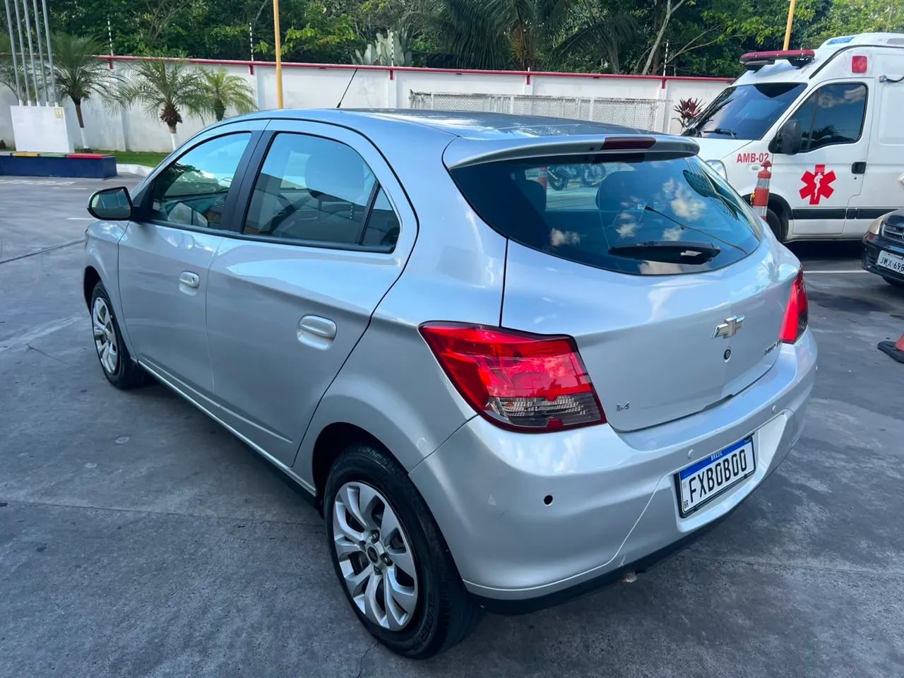 Chevrolet Onix ONIX HATCH LT 1.4 8V FlexPower 5p Mec. 2015