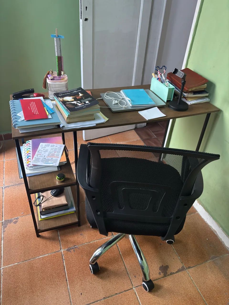 Mesa e cadeira de escritório - Foto 2