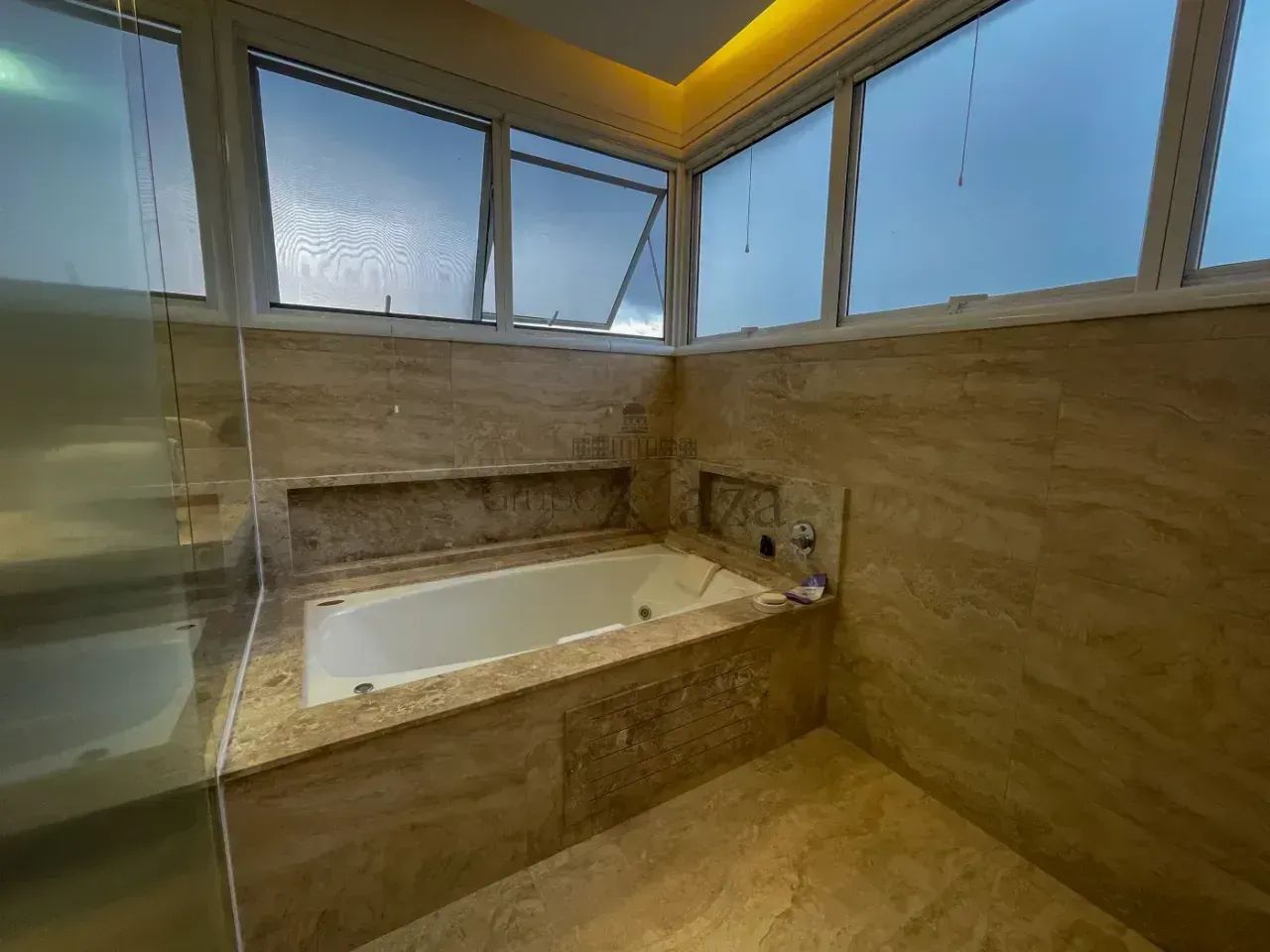 Imóvel para aluguel e venda tem 2000 metros quadrados com 5 quartos - Foto 4