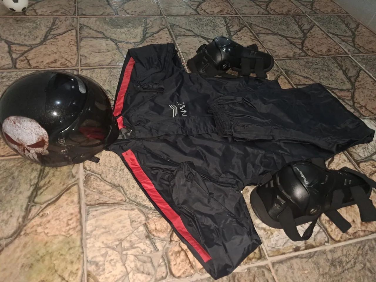 Combo capacete, capa de chuva, jaketa g tech - Foto 3