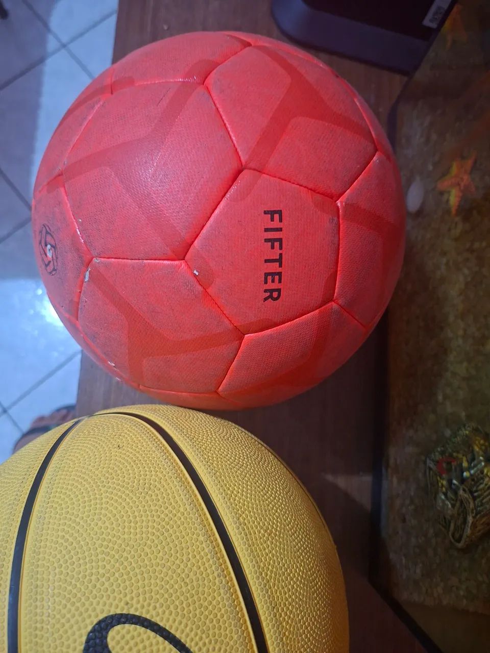 Bolas de basquete e futebol  - Foto 3