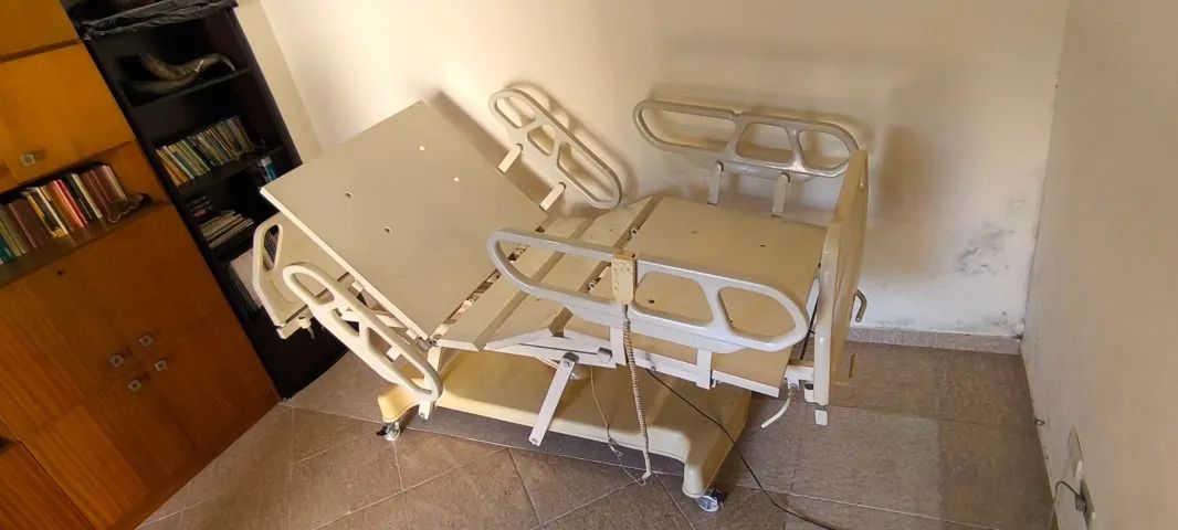 Cama Hospitalar Motorizada 4 movimentos - Foto 2