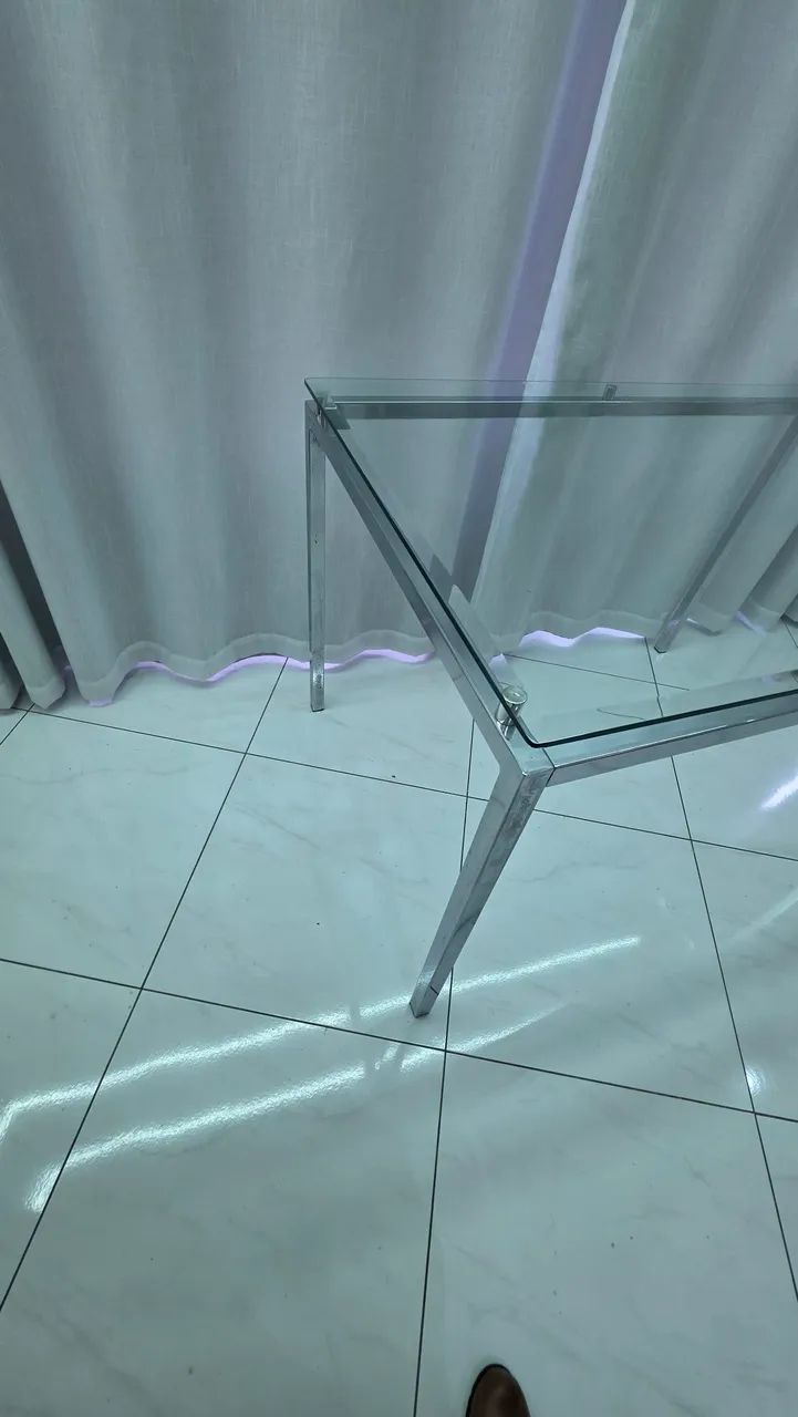 Mesa de jantar de vidro com estrutura cromada - Foto 3