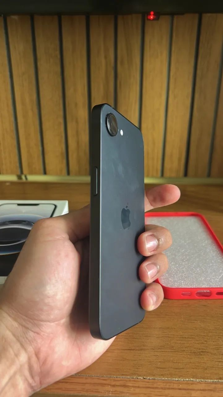 iPhone 16e seminovo  - Foto 2