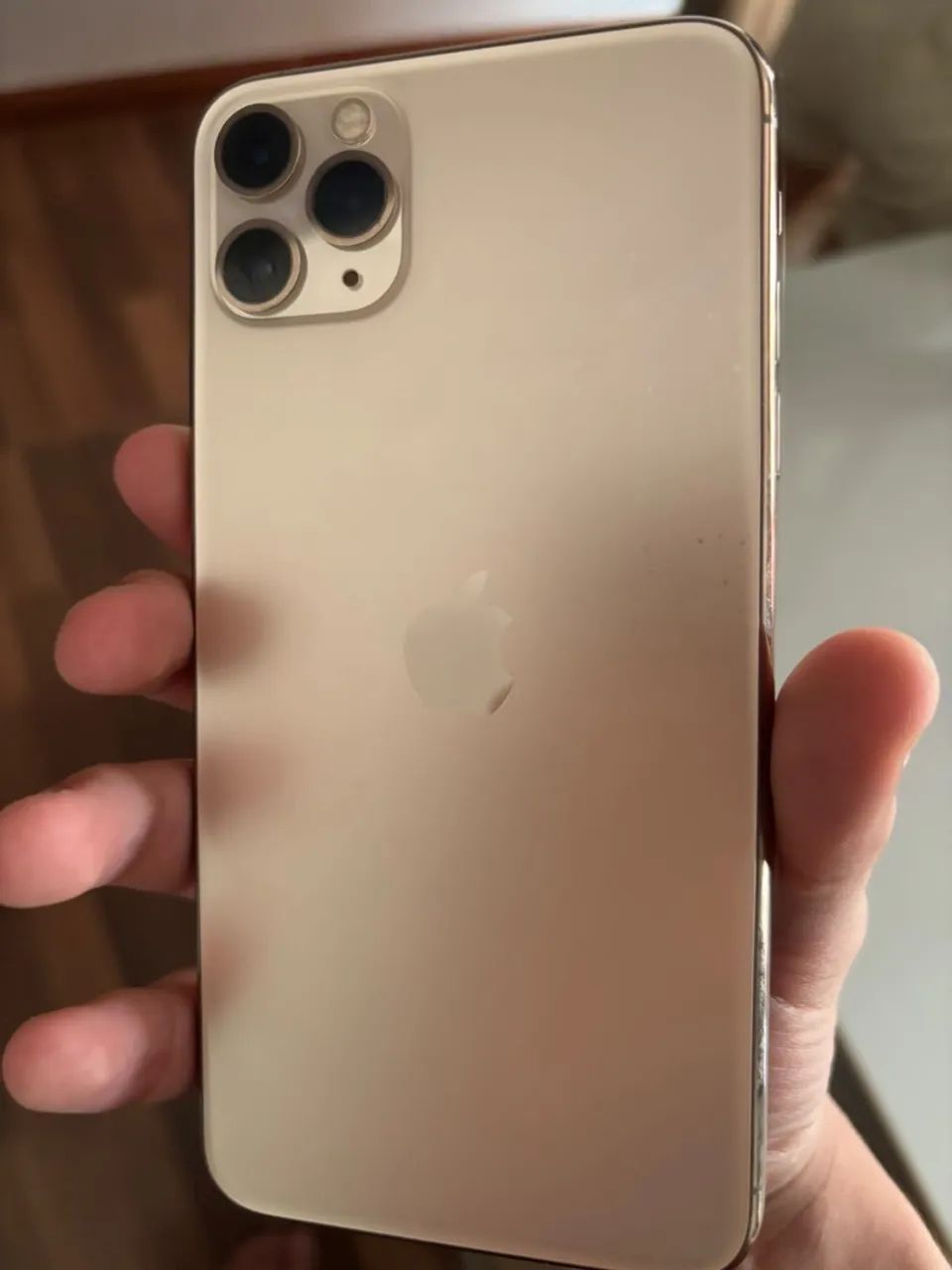 Vendo iphone 11 pro max perfeito estado tudo original bateria 73% - Foto 2