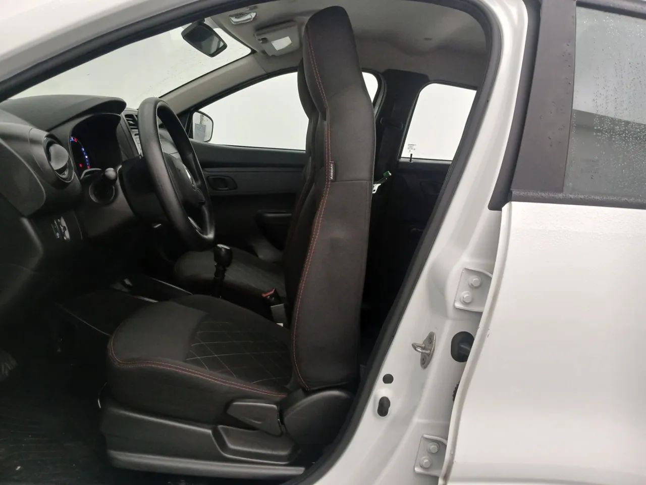 Renault Kwid 1.0 Zen, foto 16 de 18