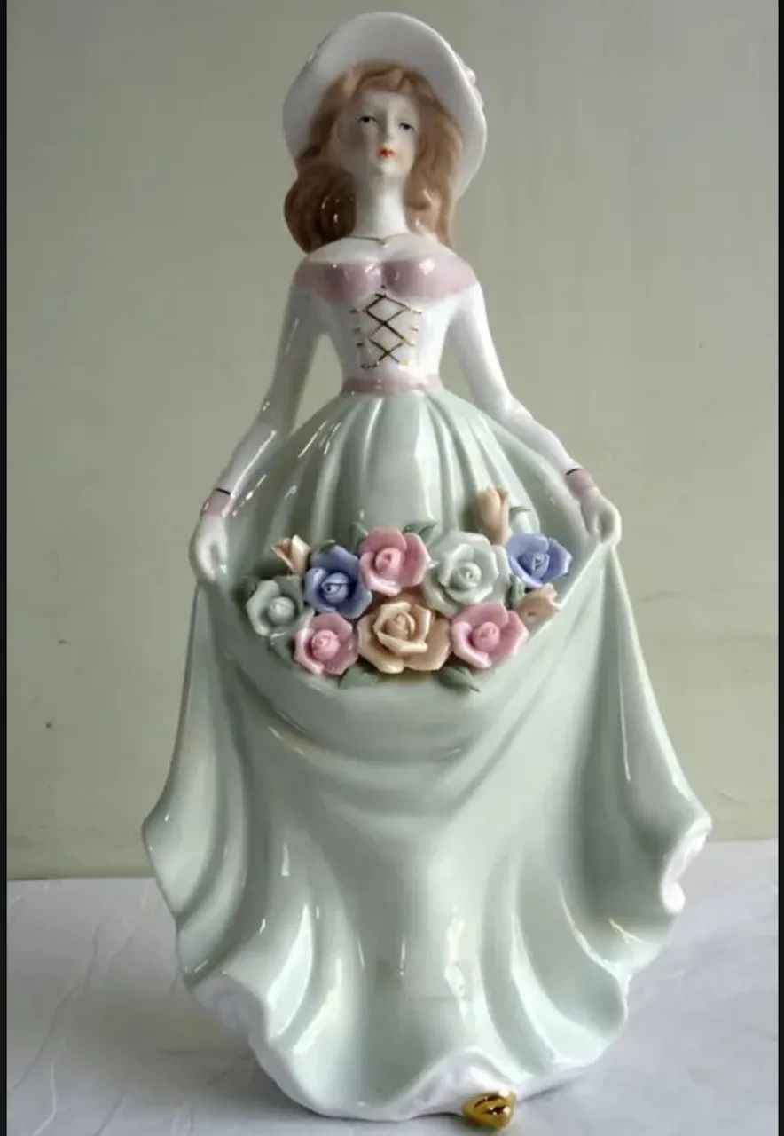 Escultura de porcelana 