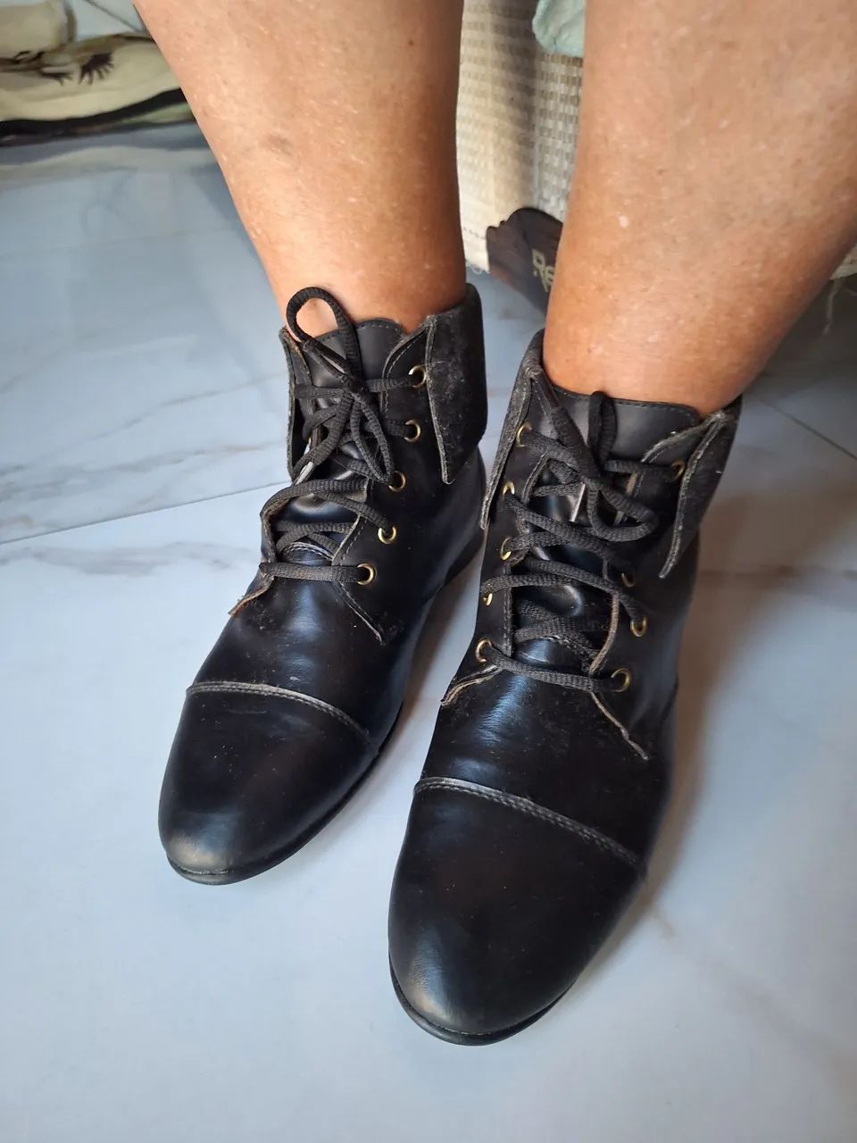 Bota de couro preta vintage  - Foto 2