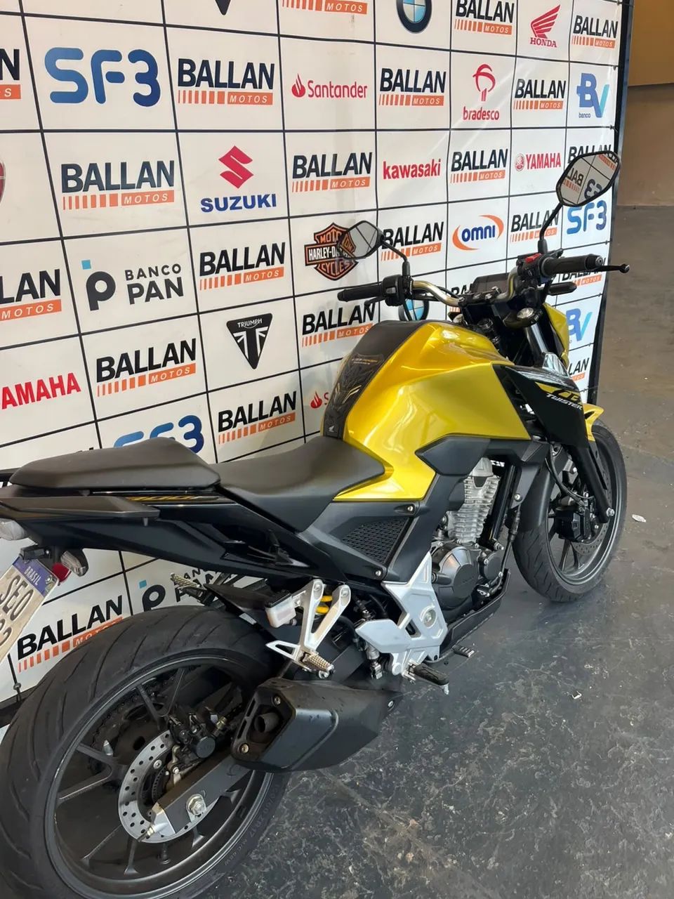 CB300F 2023 - Foto 5