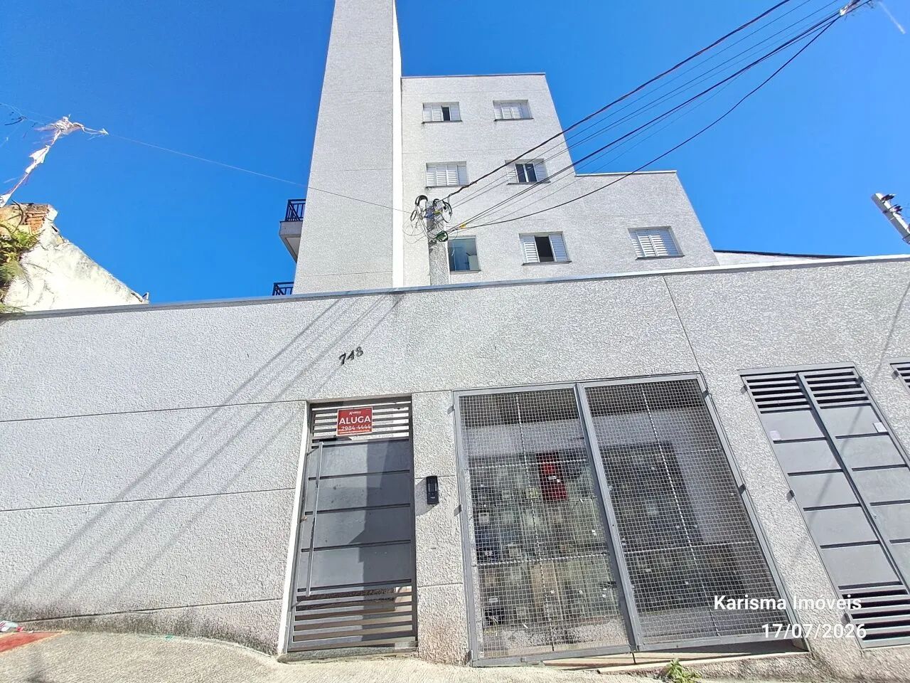 Casa em condomínio com 2 quartos, sala, cozinha, banheiro e área de serviço