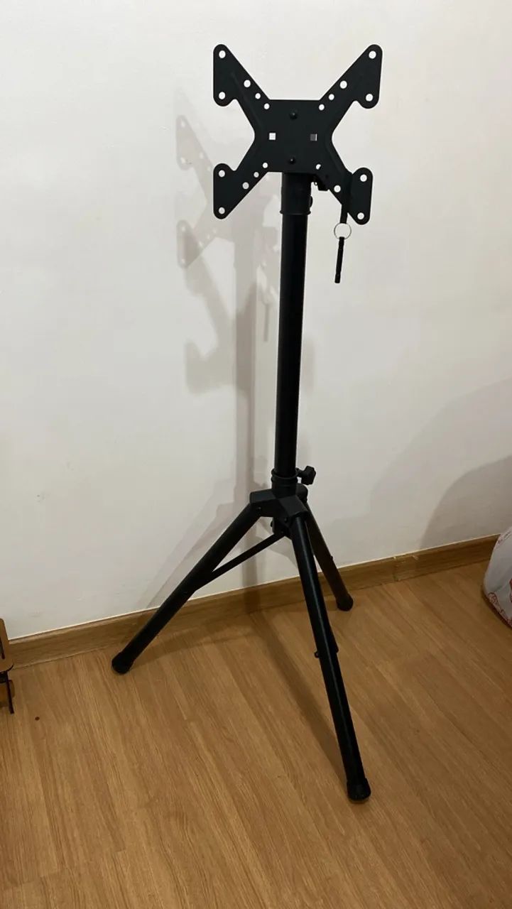 Tripé para TV