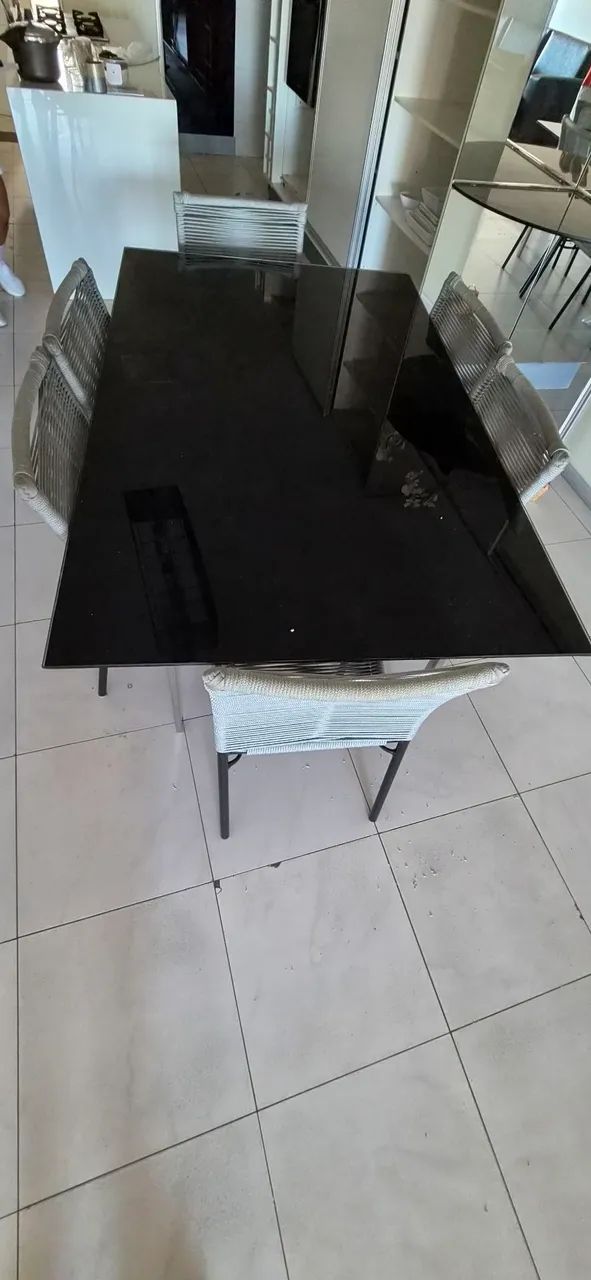 Mesa com tampo de vidro 6 cadeiras - Foto 2