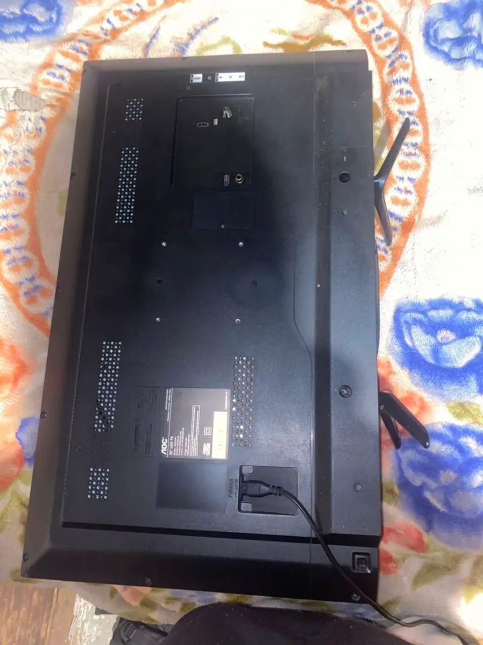 Tv AOC