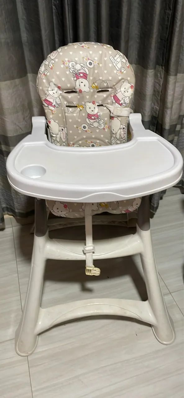 Cadeirinha de alimentação 