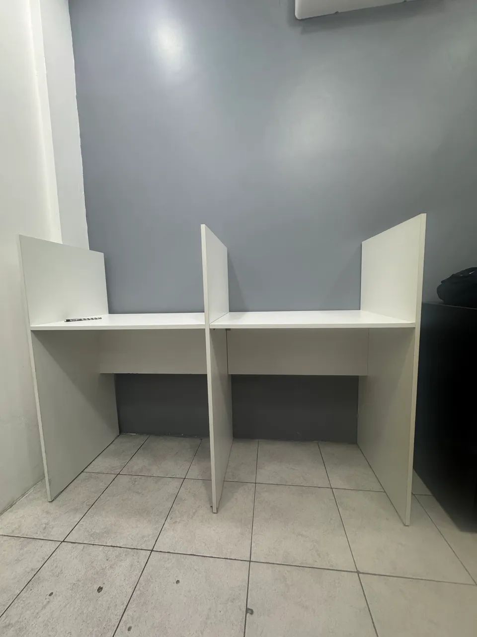 Escrivaninha /Cabine de estudo/ mesa de escritório  - Foto 2