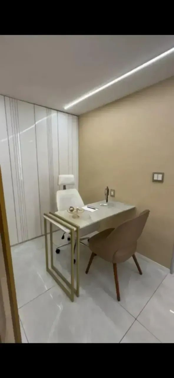 [OPORTUNIDADE] Sua Nova Sede de Negócios: Elegância e Prontidão em 48m² - Foto 2
