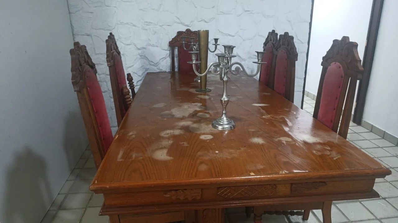 Vendo mesa cadeiras e espelho 