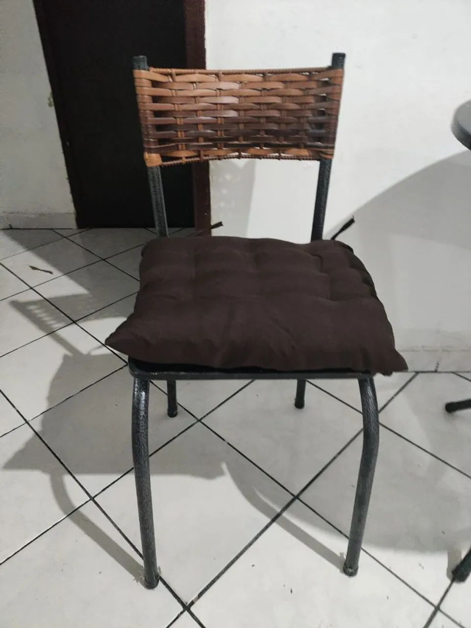 Mesa com 4 cadeiras  - Foto 3