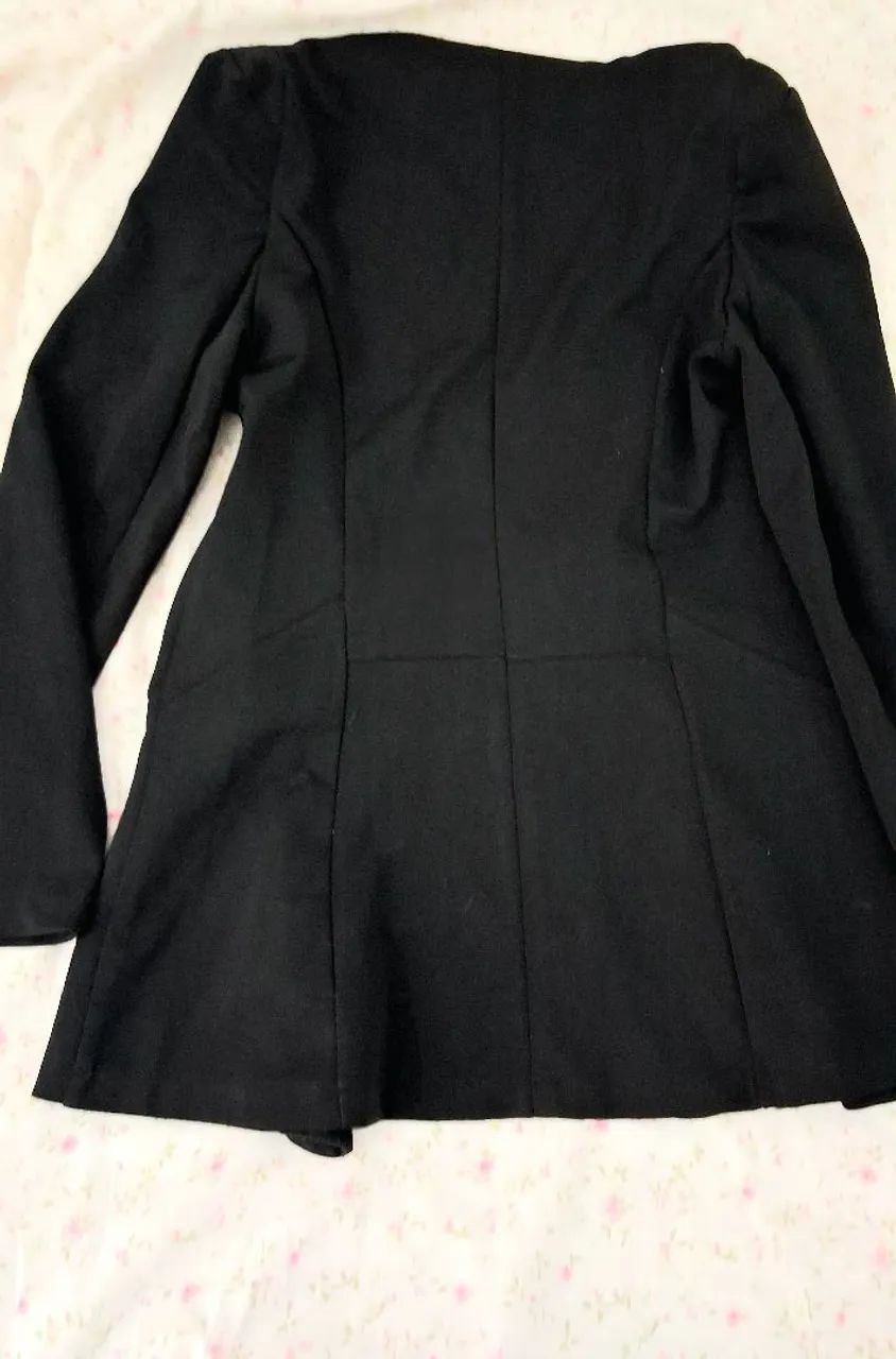 Blazer preto alongado elastano acinturado 38 p  - Foto 5