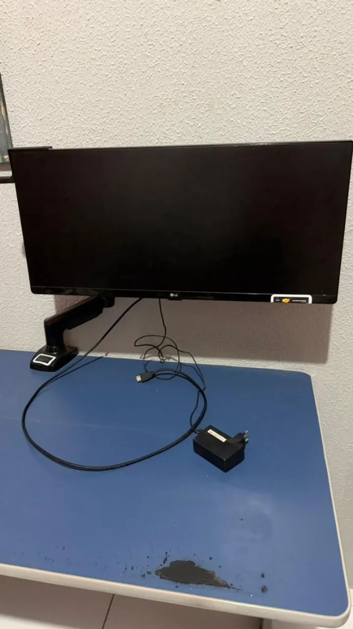 Monitor LG Ultrawide 25 polegadas