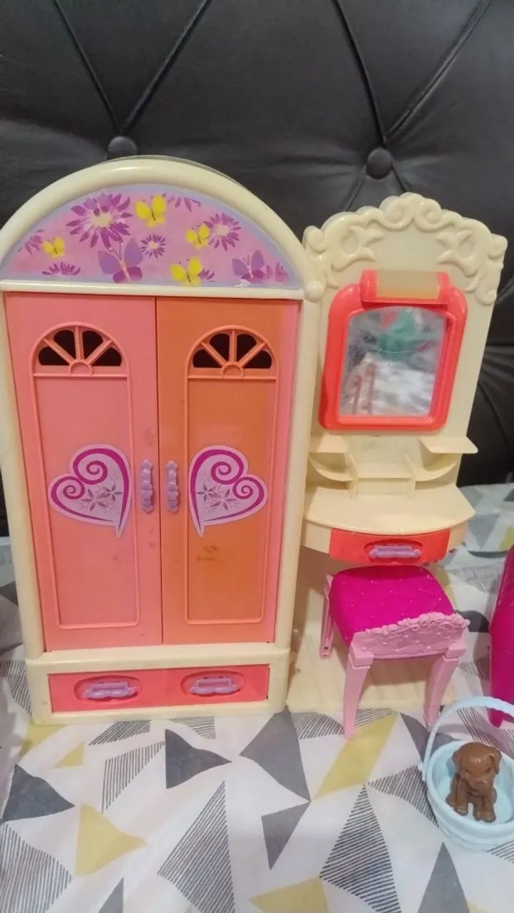 Mobília da Barbie com bonecas e boneco - Foto 3