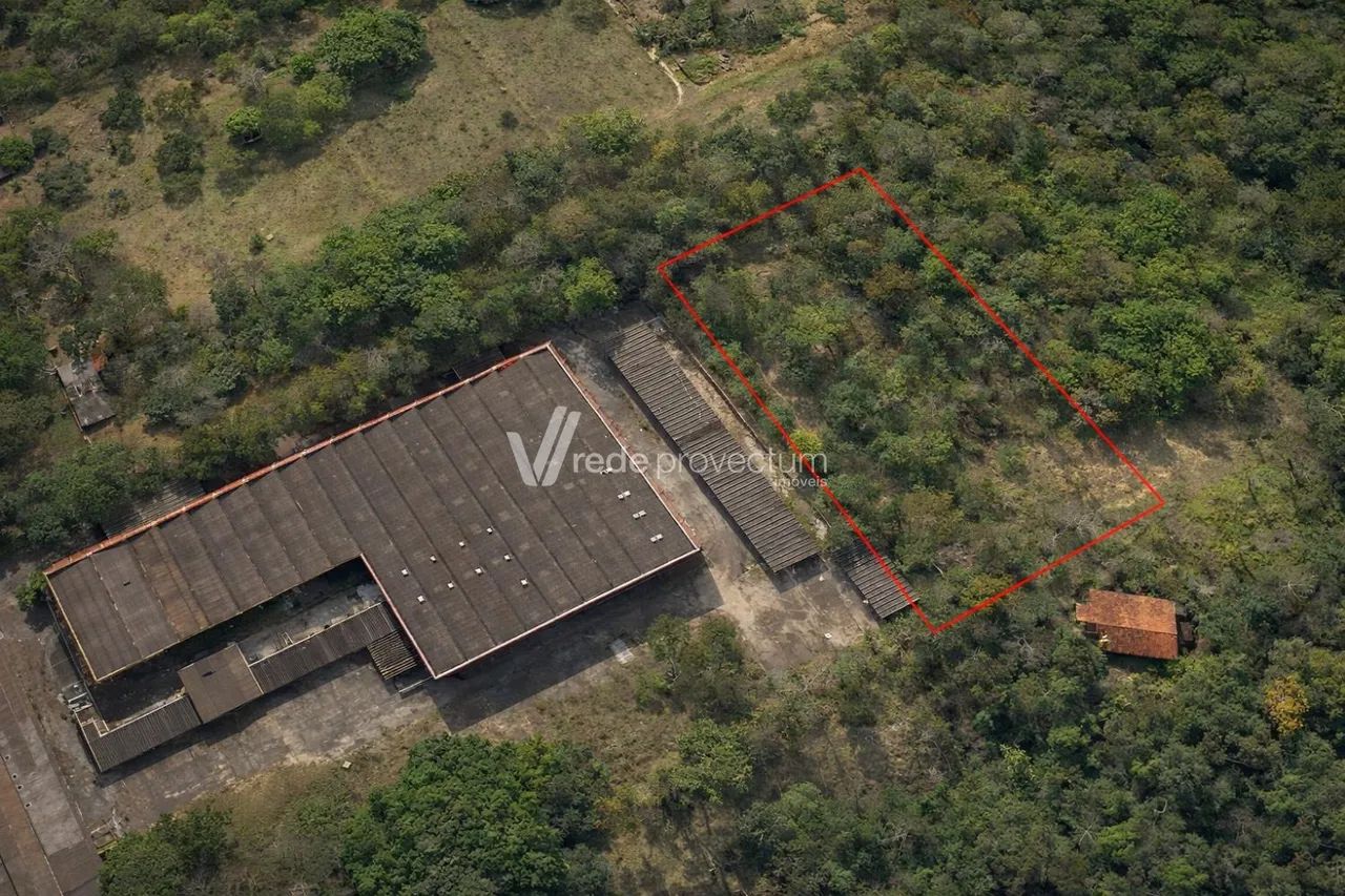 Terreno à Venda na Chácara Belvedere em Campinas com 2.997 m², Topografia Plana e 30 m de 