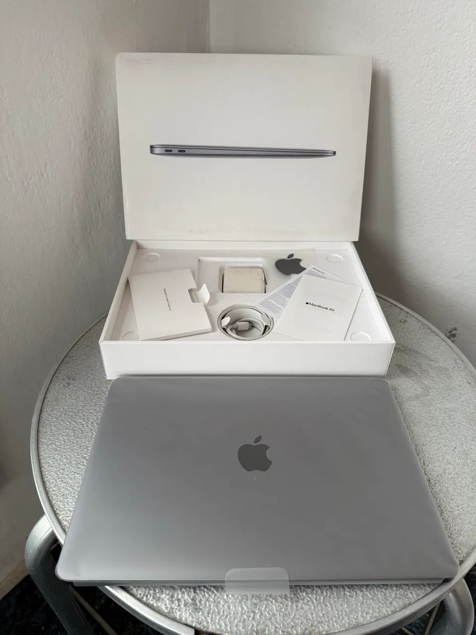MacBook Air M1 2020 - 8GB RAM - 256GB SSD - Cinza Espacial