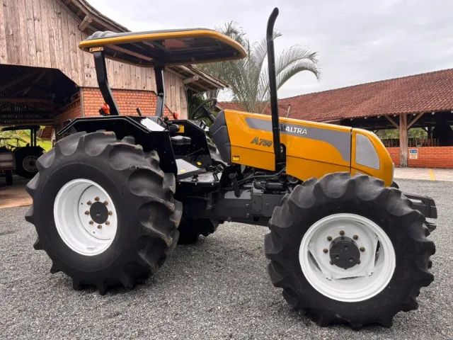 Trator Valtra A750 