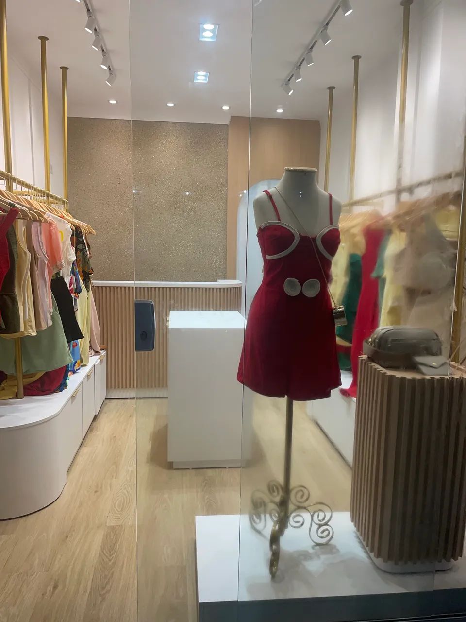 Vendo loja com móveis e mercadoria  - Foto 4