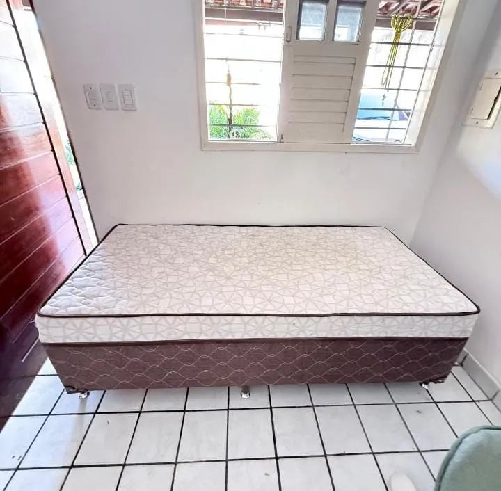 Vendo uma cama de solteiro