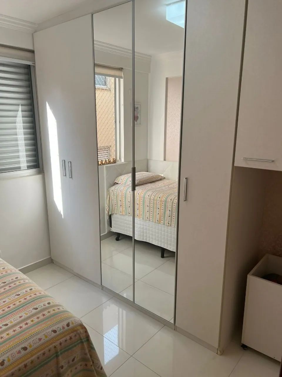 Guarda roupa com 7 portas