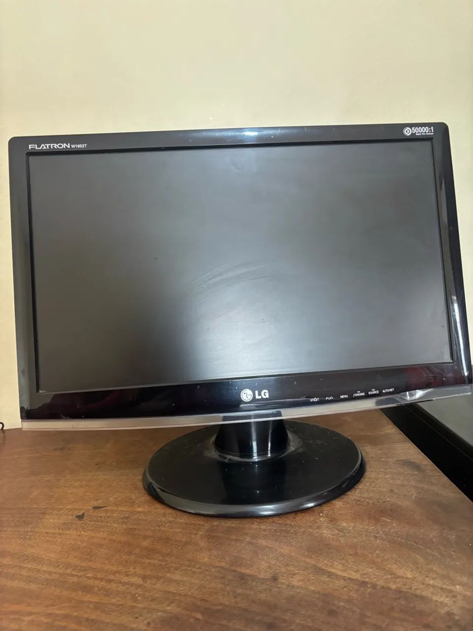 Monitor LG Flatron W1943T - 19 - usado/funciona